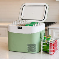 מקרר חשמלי לרכב – קומפקטי ורב תכליתי 