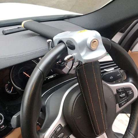 Fechadura de Volante à Chave – Proteção Compacta e Discreta 
